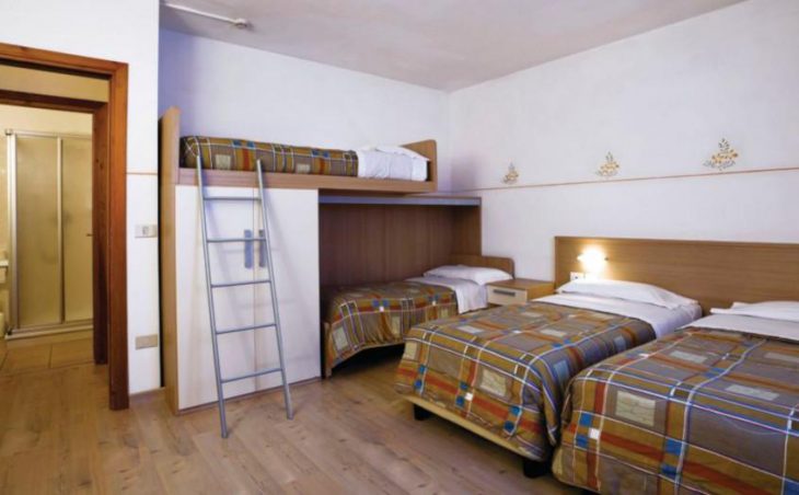 Hotel Locanda Locatori, Passo Tonale, Twin Bedroom